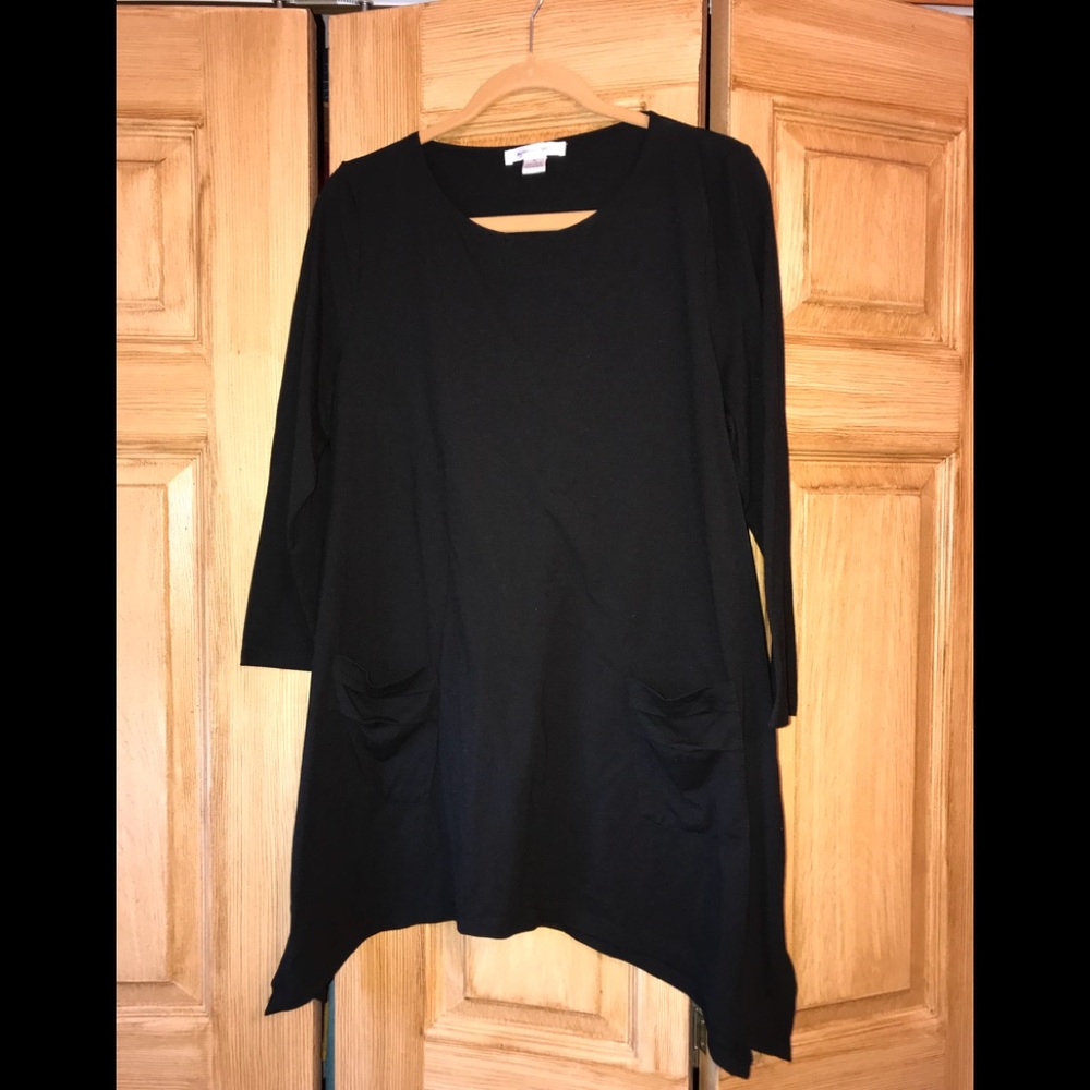 August Silk 3/4 Length Sleeve Tunic. NWOT.